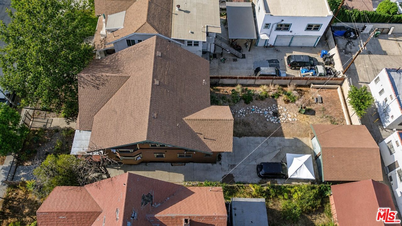 2750 Raymond Ave