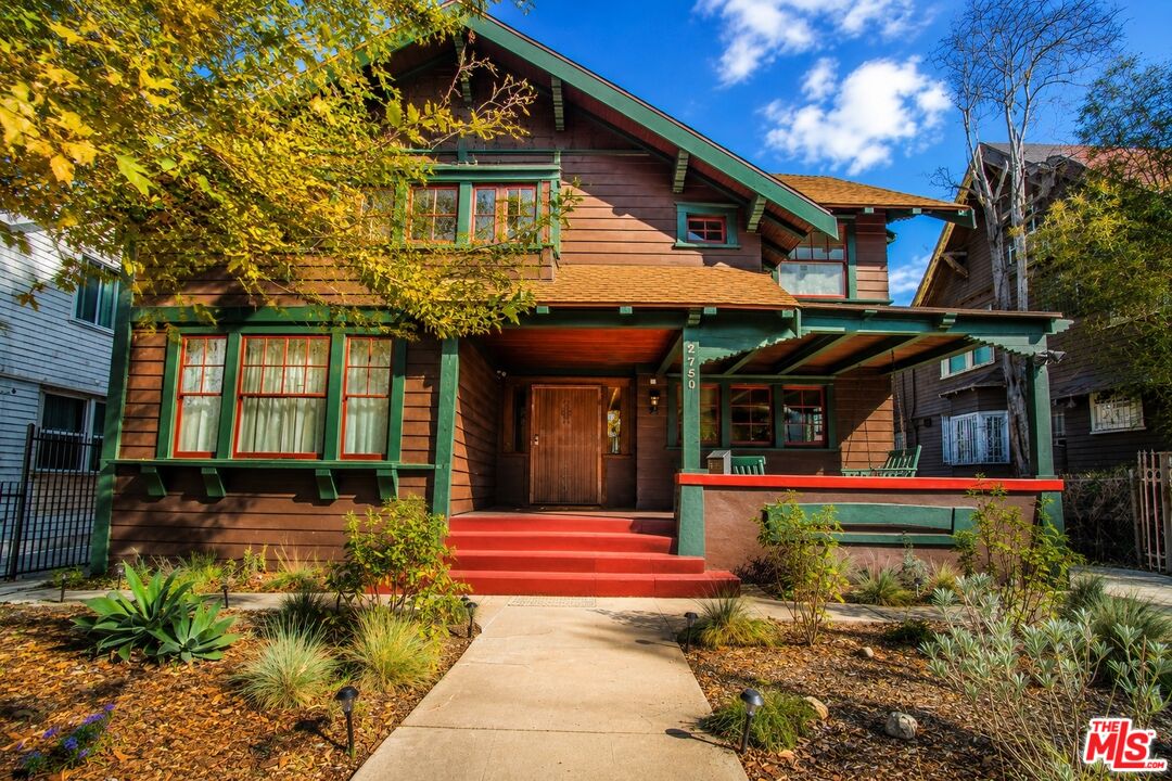 2750 Raymond Ave