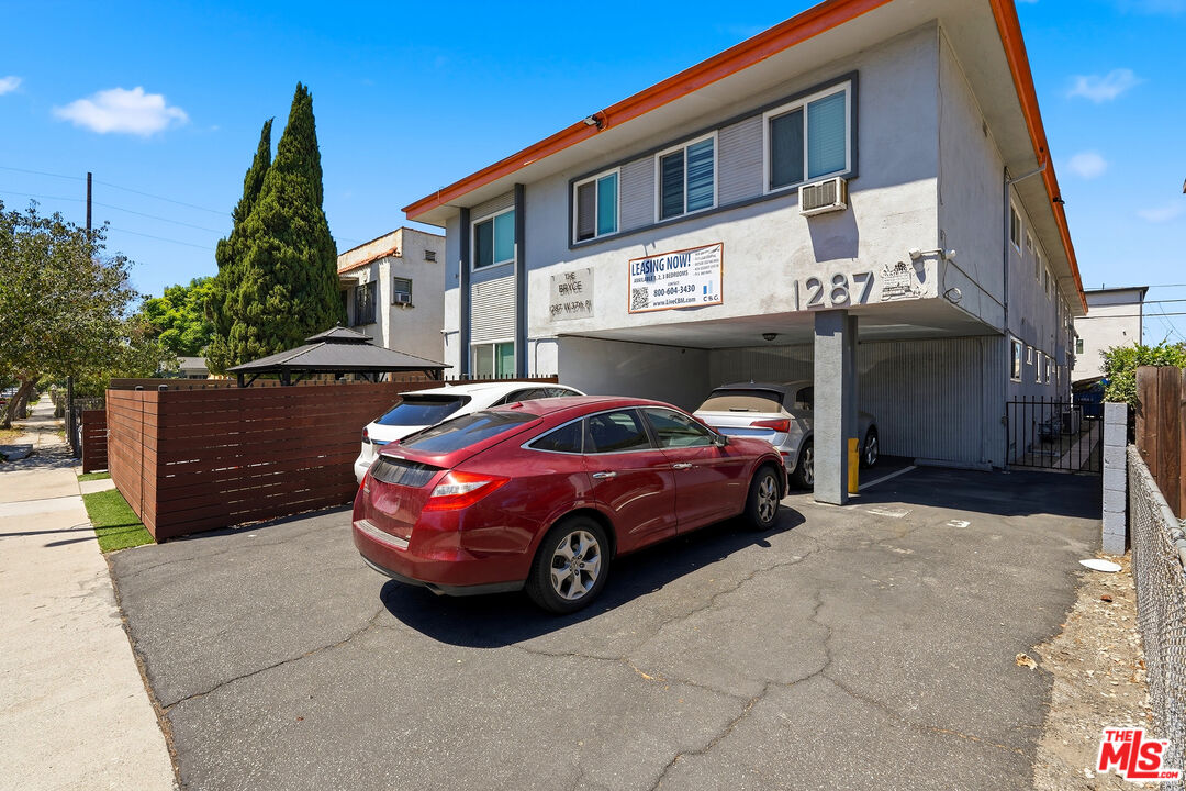1287 W 37th Pl