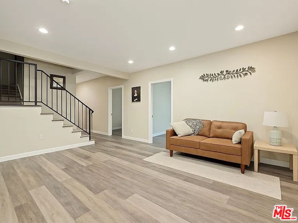 702 Crenshaw Blvd