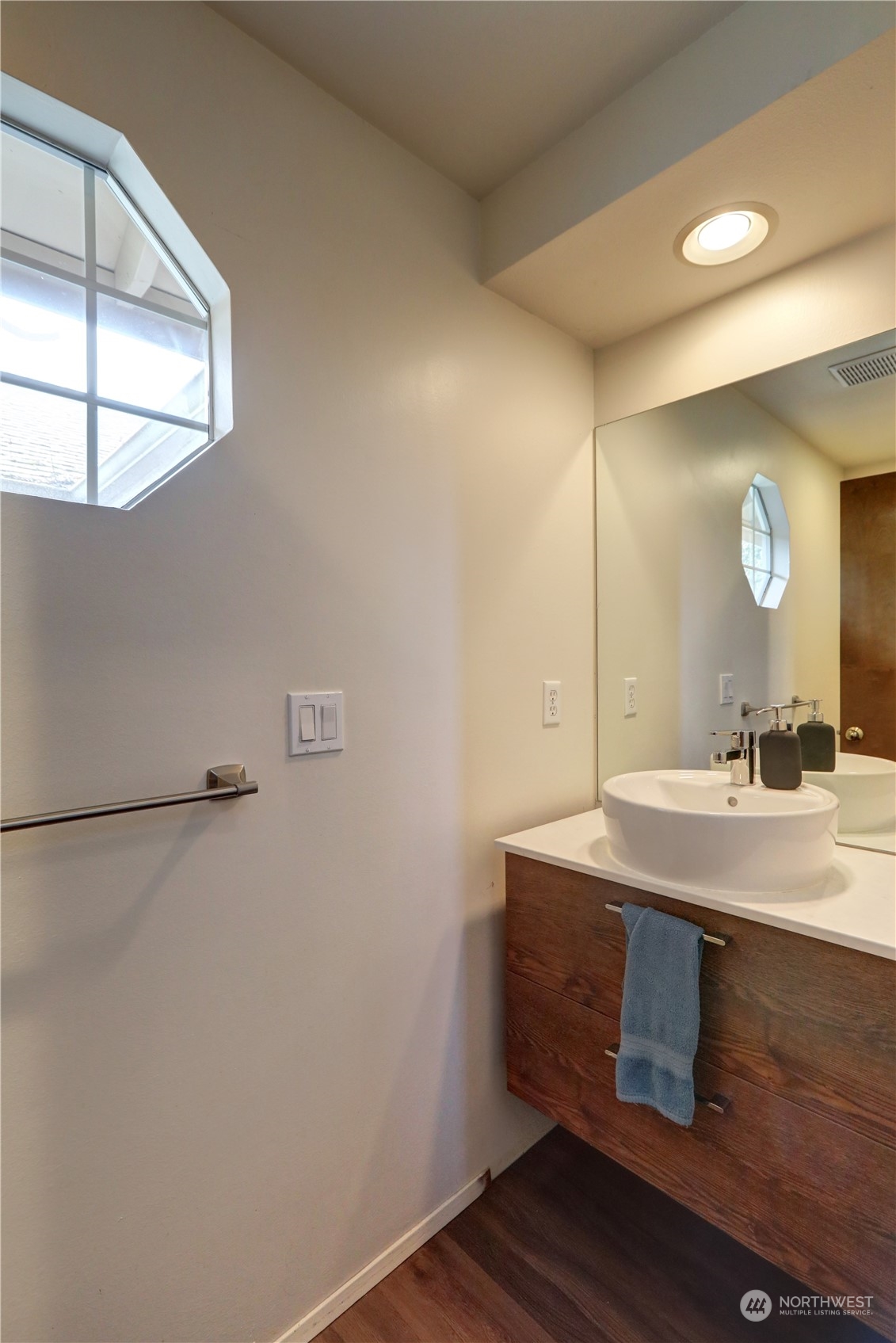 13316 NE 89th