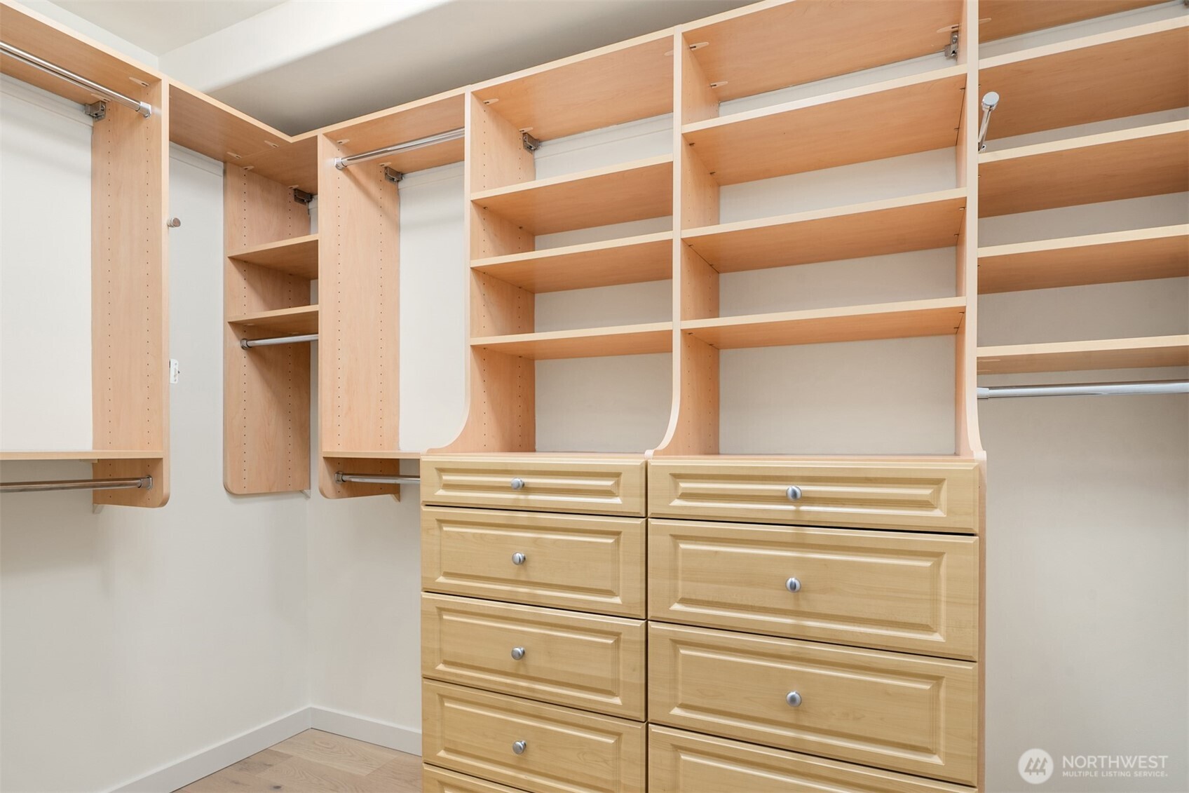 225 4th Avenue Unit: A401