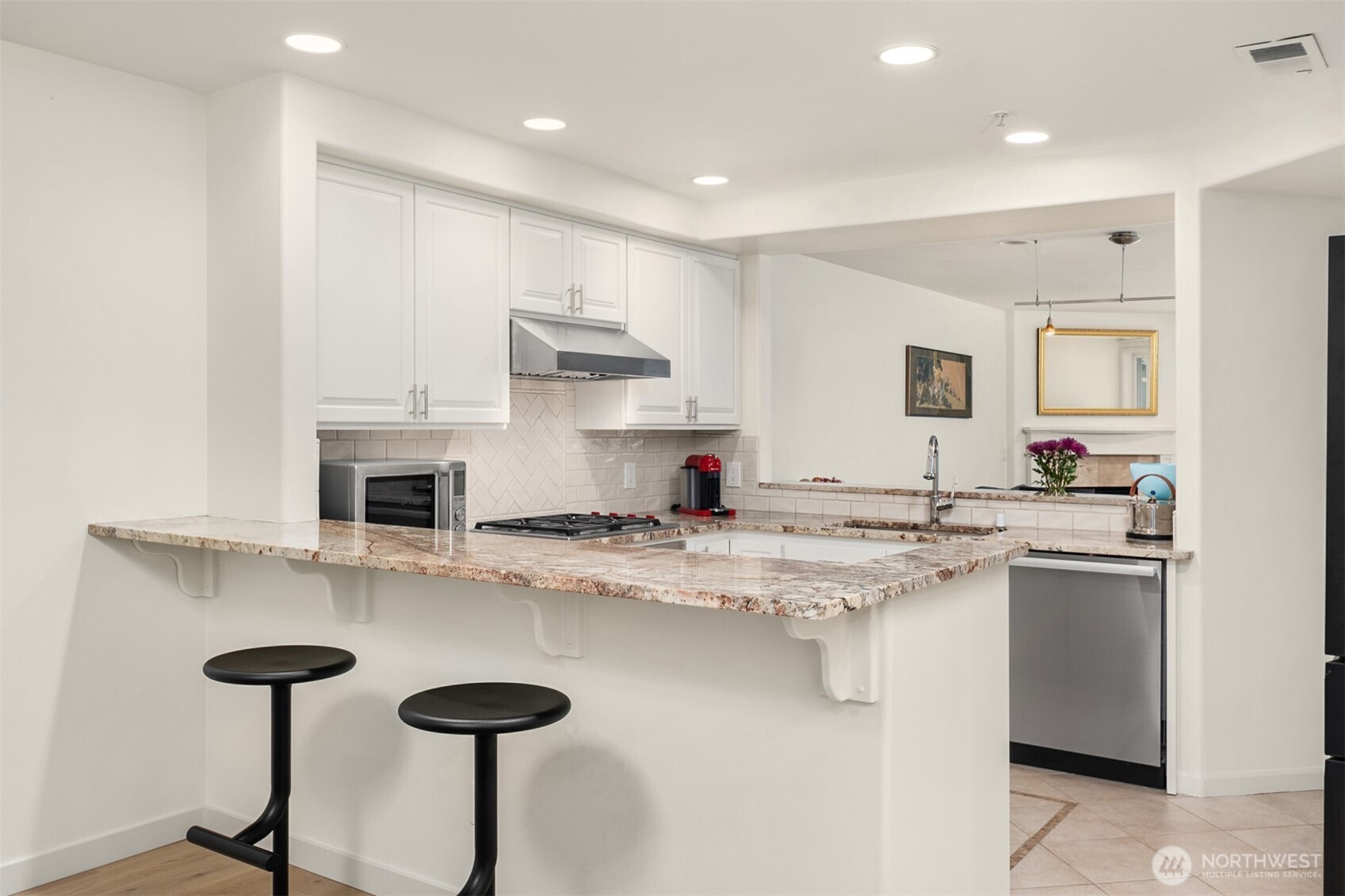 225 4th Avenue Unit: A401