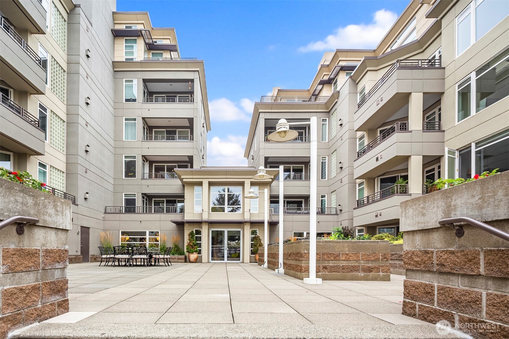 225 4th Avenue Unit: A401