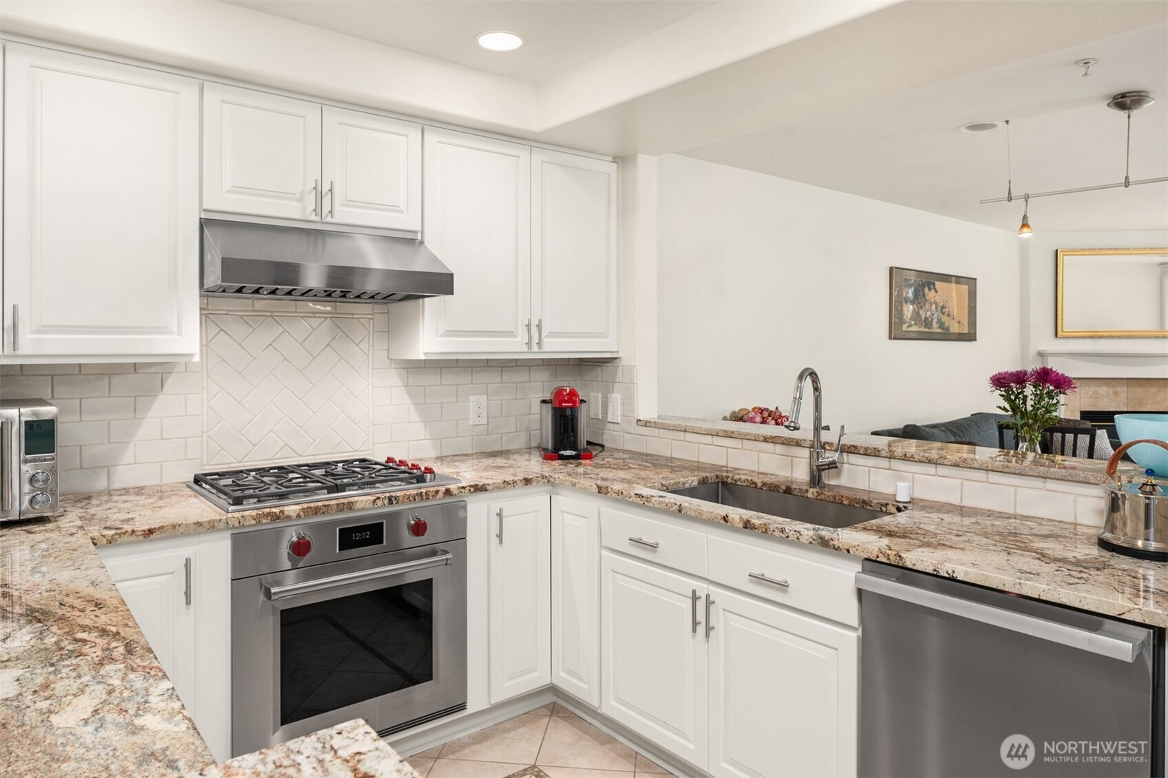 225 4th Avenue Unit: A401