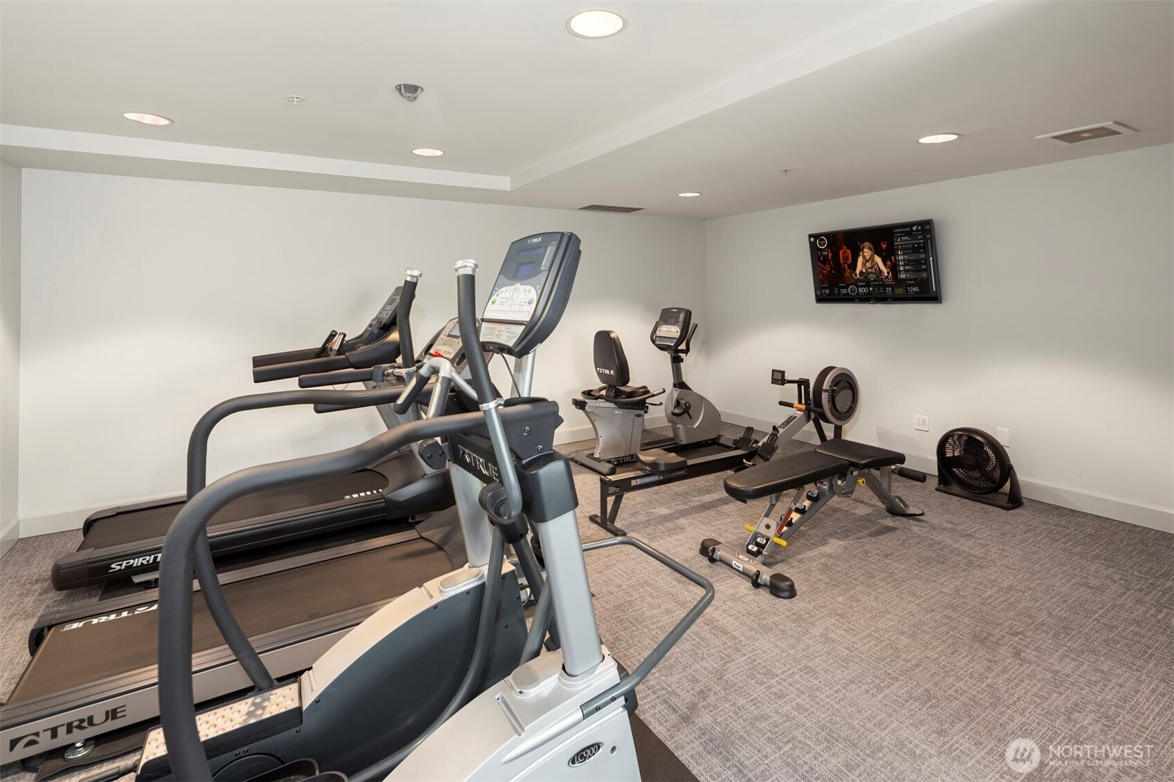 225 4th Avenue Unit: A401