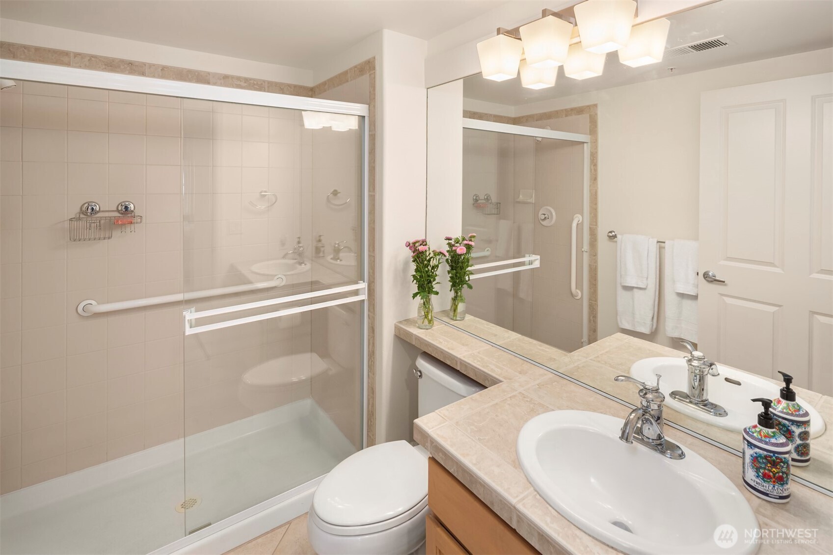 225 4th Avenue Unit: A401