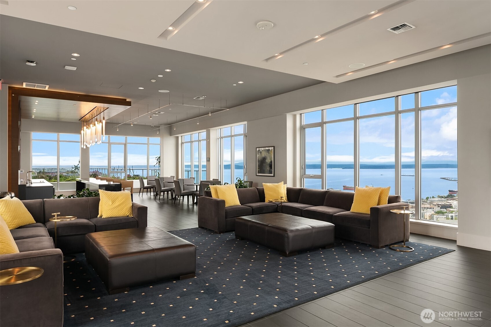 583 Battery Street Unit: 2208N