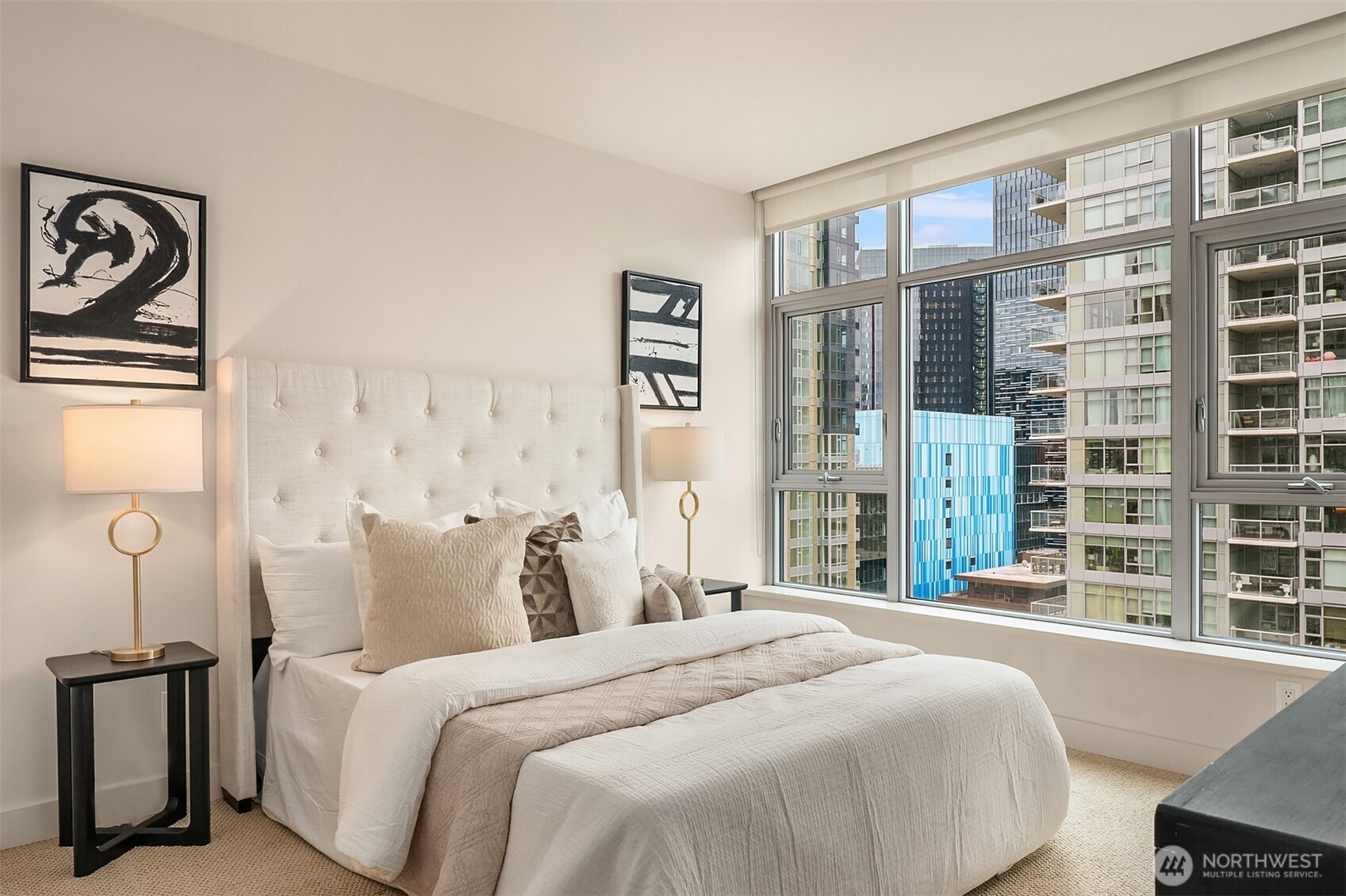 583 Battery Street Unit: 2208N