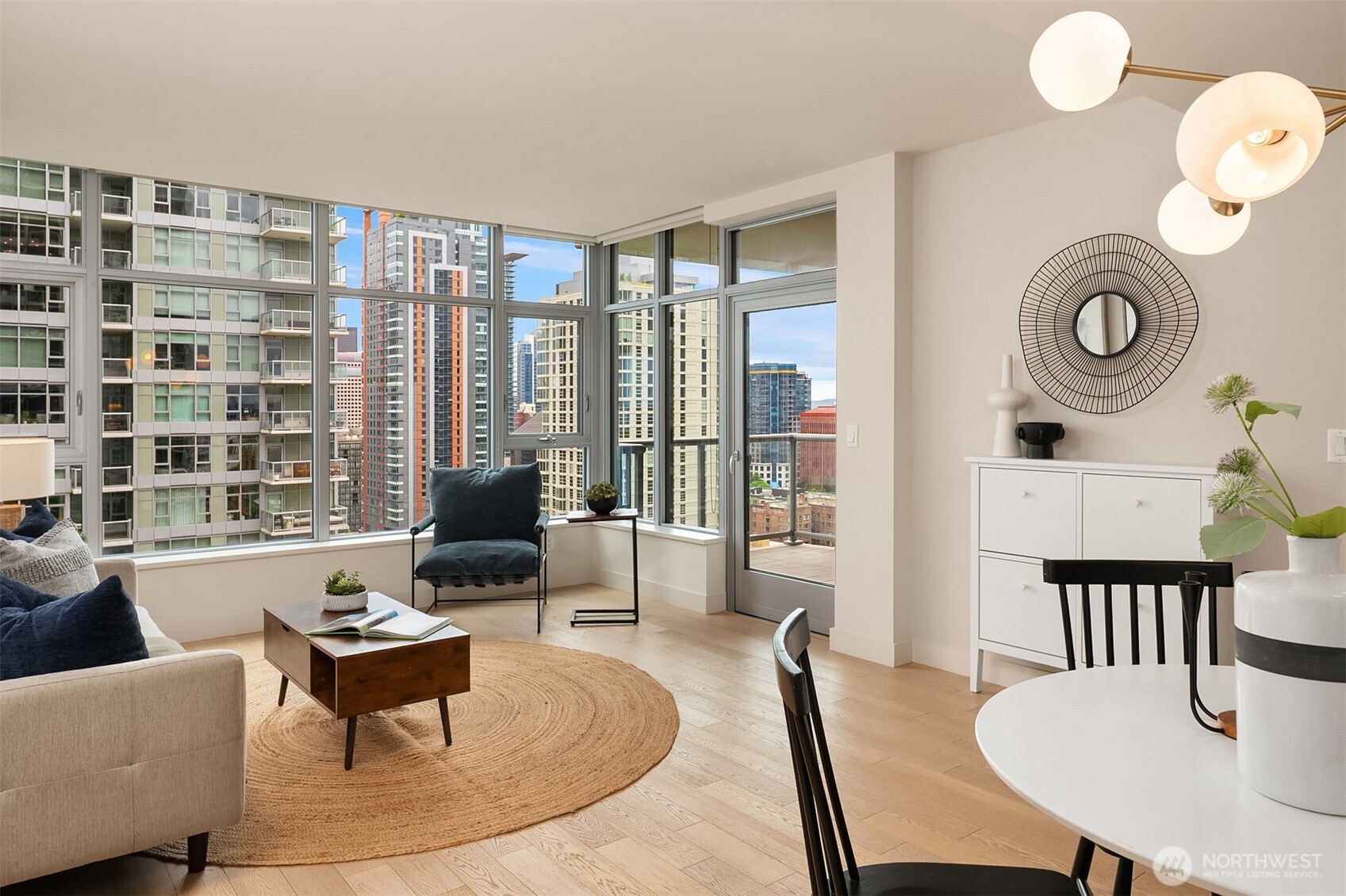 583 Battery Street Unit: 2208N