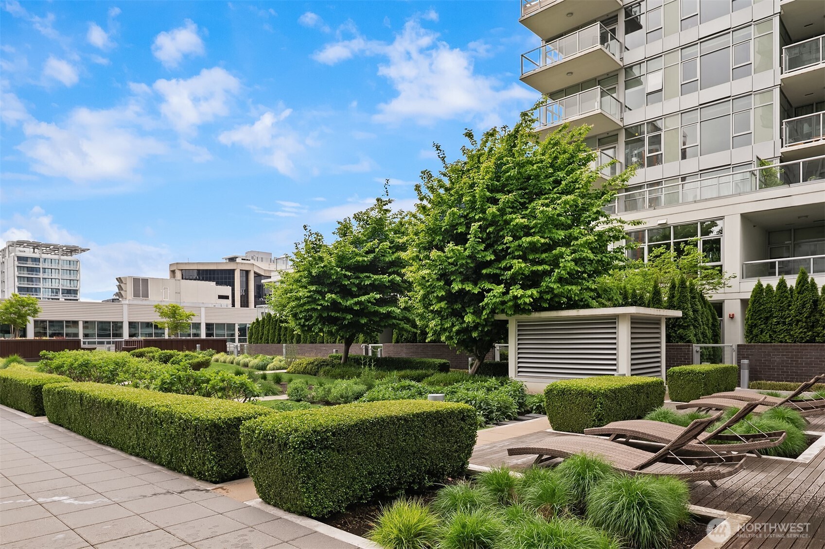 583 Battery Street Unit: 2208N