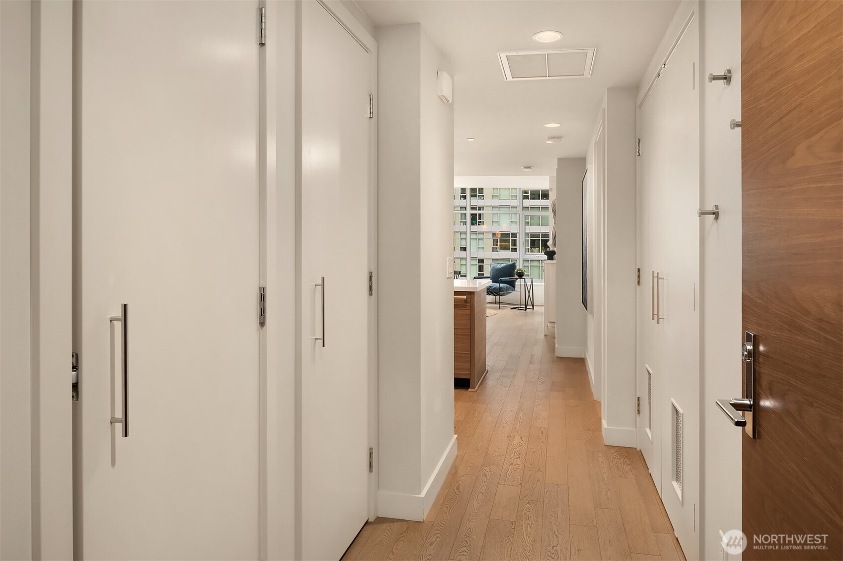 583 Battery Street Unit: 2208N