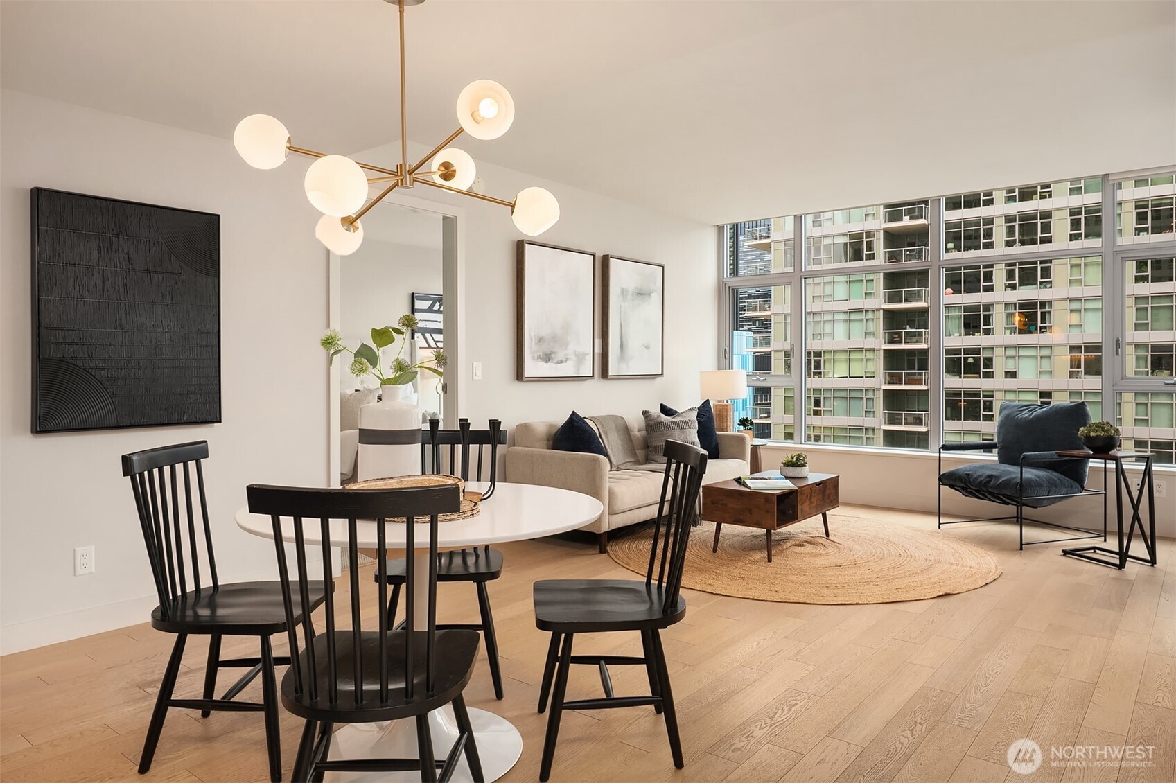 583 Battery Street Unit: 2208N