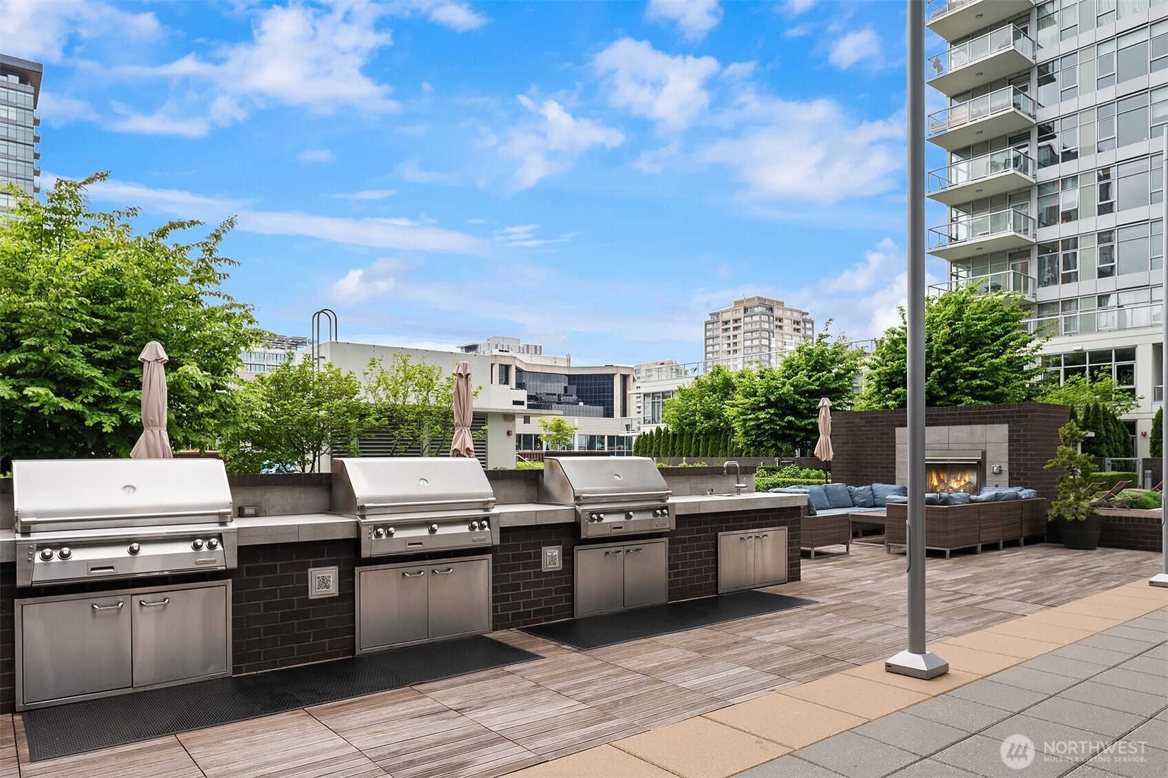 583 Battery Street Unit: 2208N