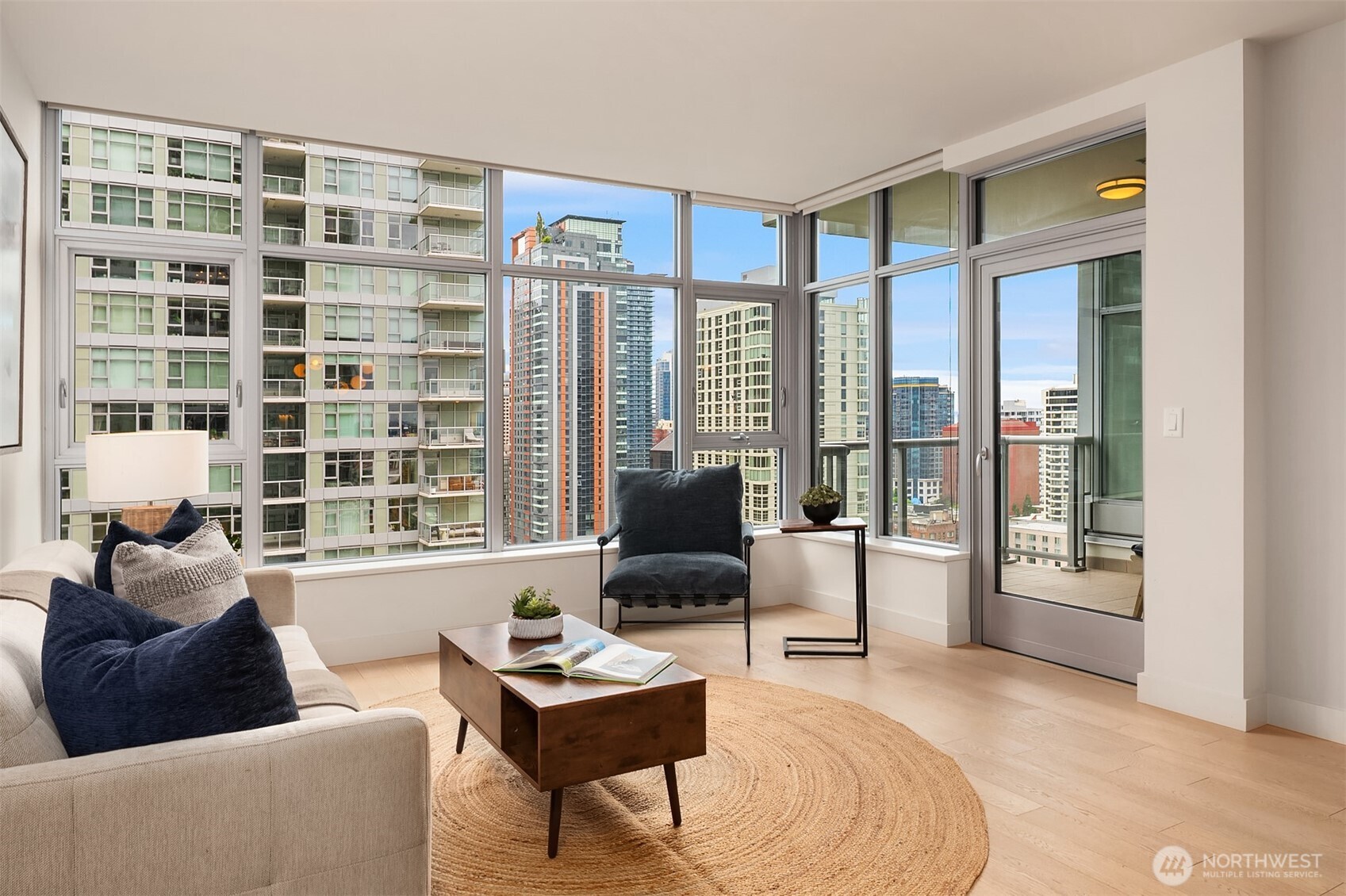 583 Battery Street Unit: 2208N