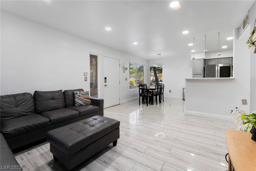 5710 East Tropicana Avenue 1163