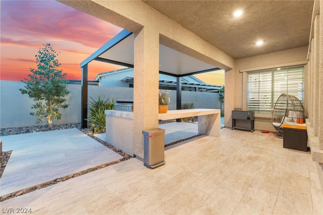 8526 Cloudy Dawn Court