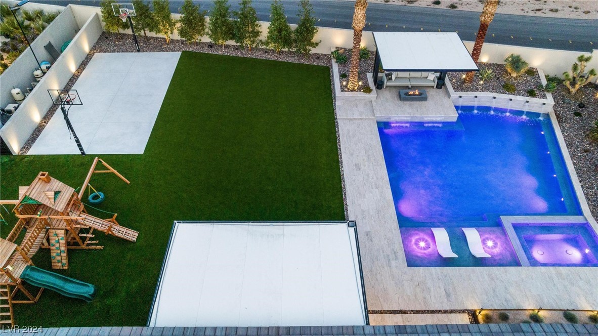 8526 Cloudy Dawn Court