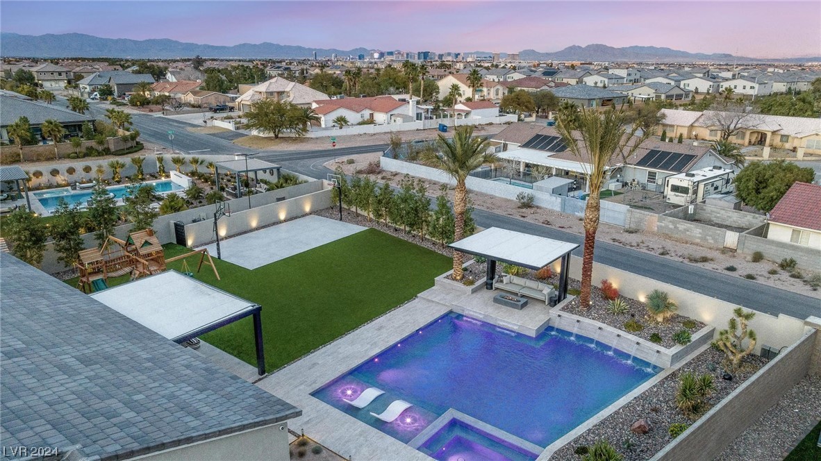 8526 Cloudy Dawn Court