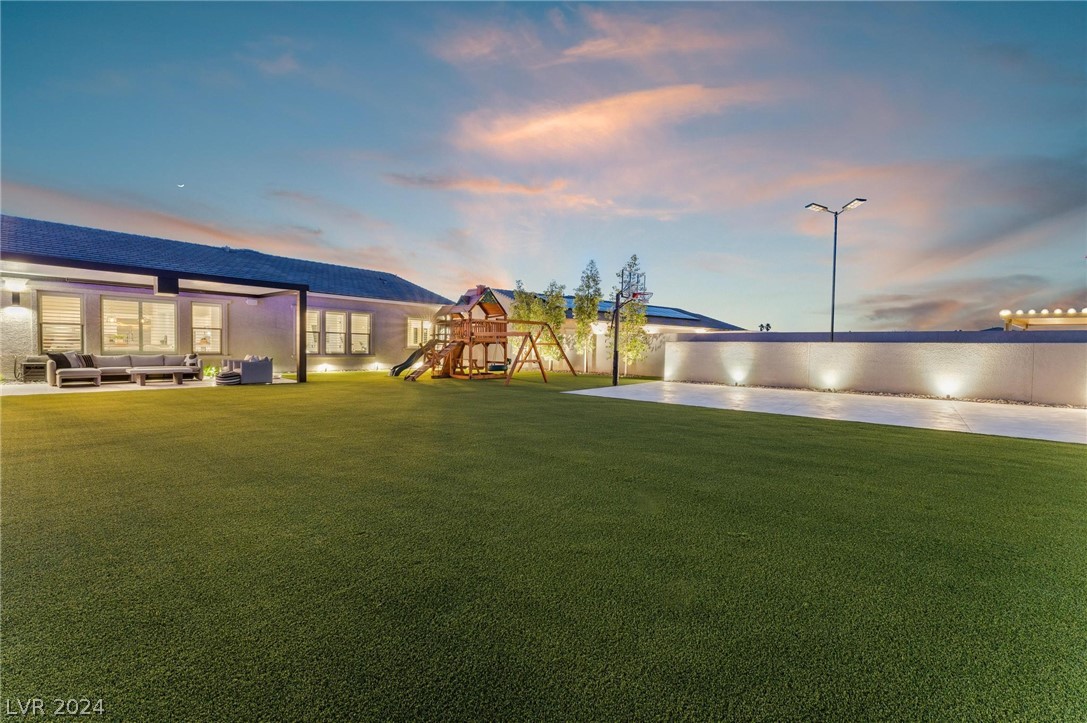 8526 Cloudy Dawn Court