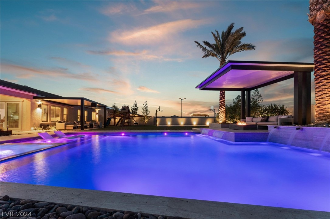 8526 Cloudy Dawn Court