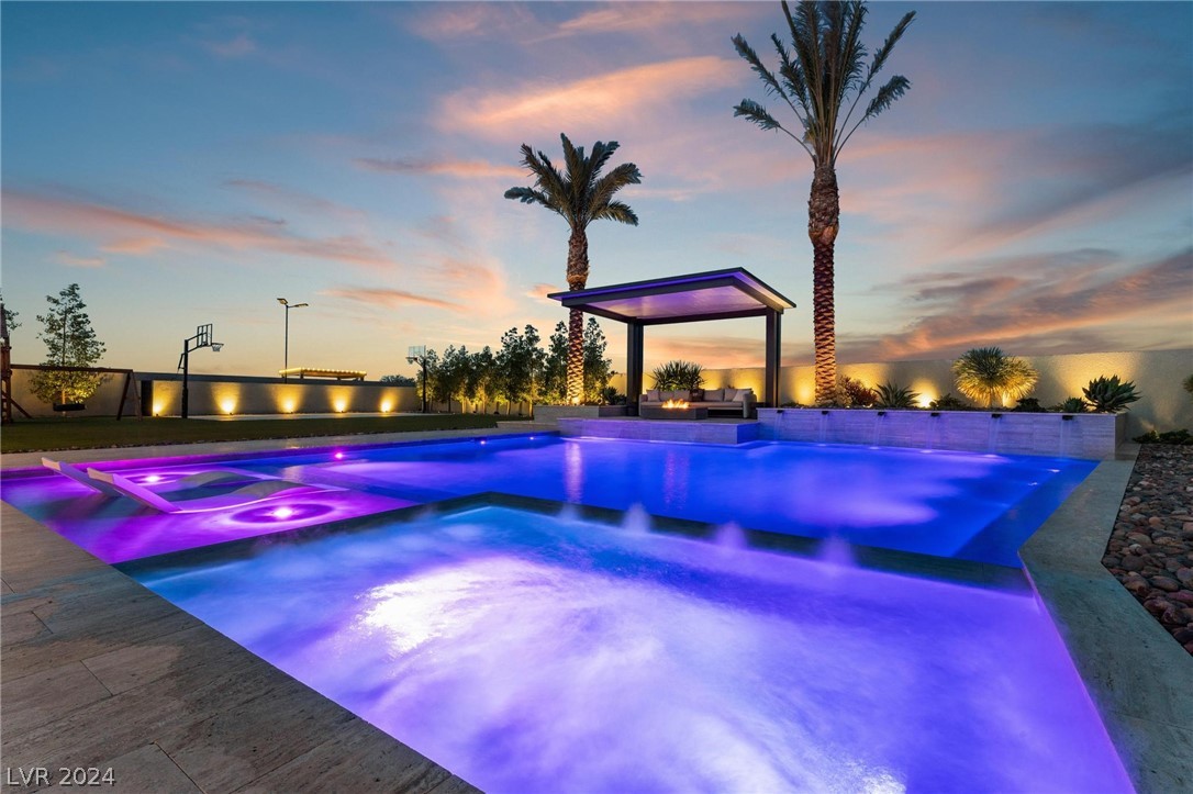 8526 Cloudy Dawn Court