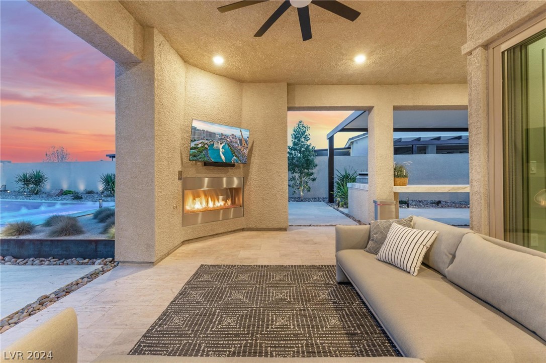 8526 Cloudy Dawn Court