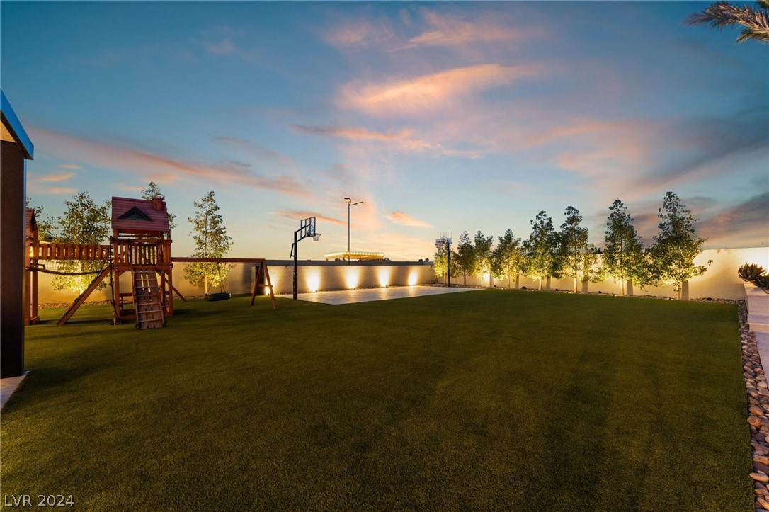 8526 Cloudy Dawn Court