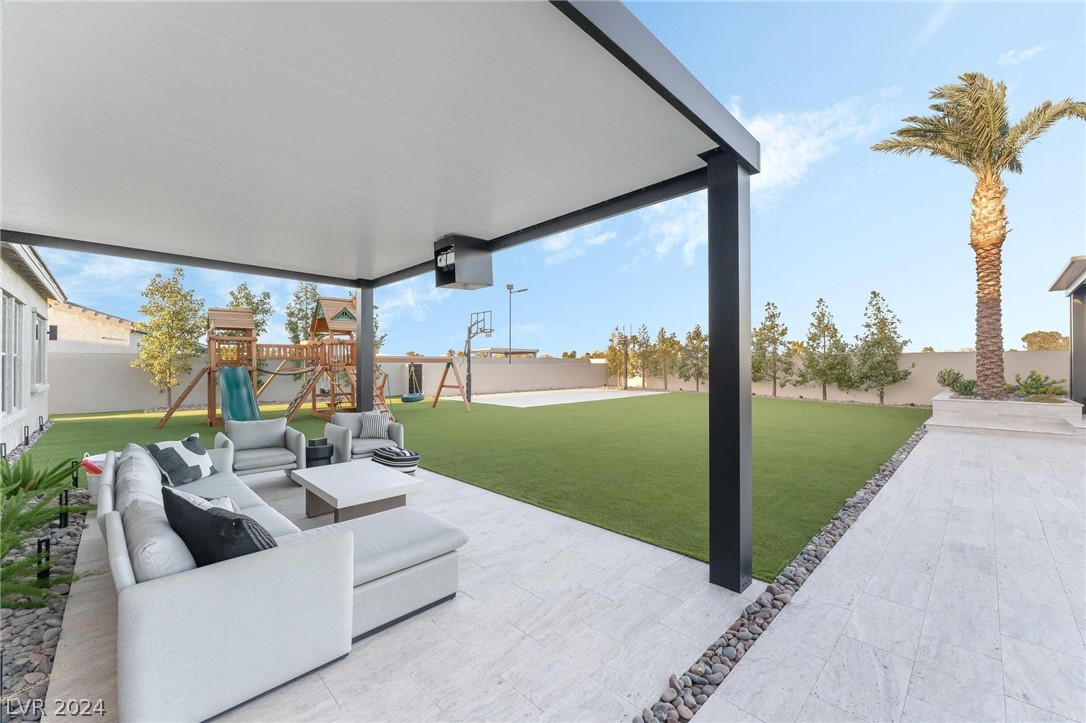 8526 Cloudy Dawn Court