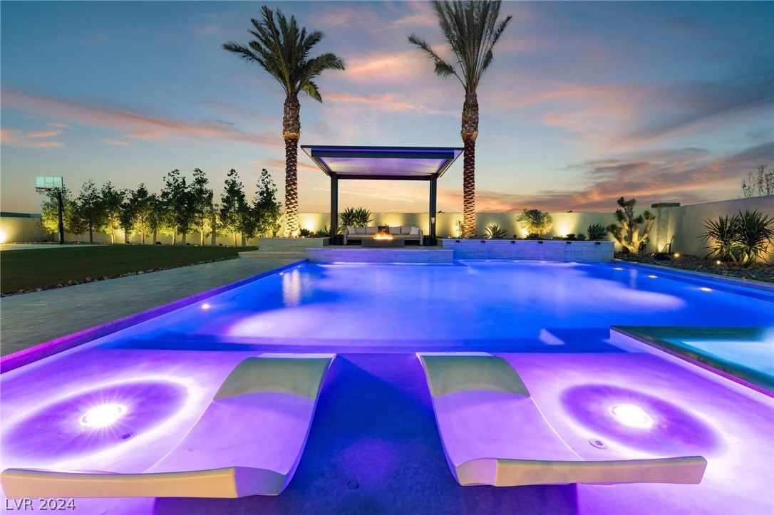 8526 Cloudy Dawn Court