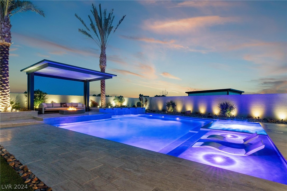 8526 Cloudy Dawn Court