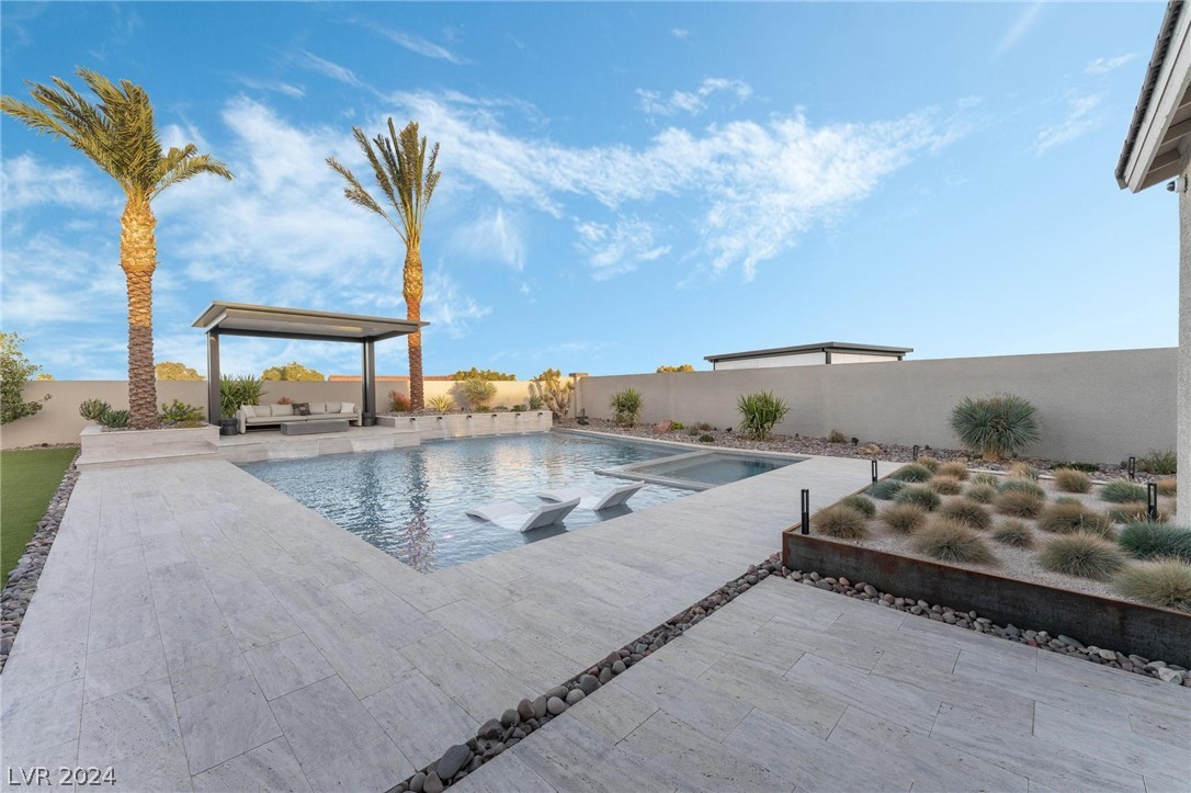 8526 Cloudy Dawn Court