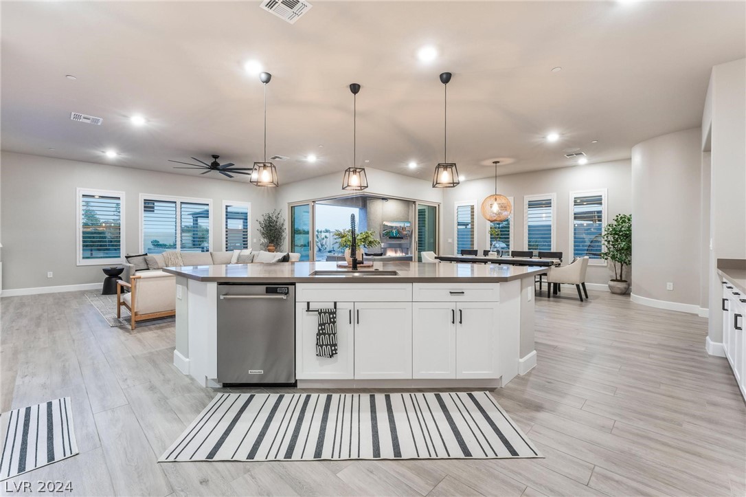 8526 Cloudy Dawn Court