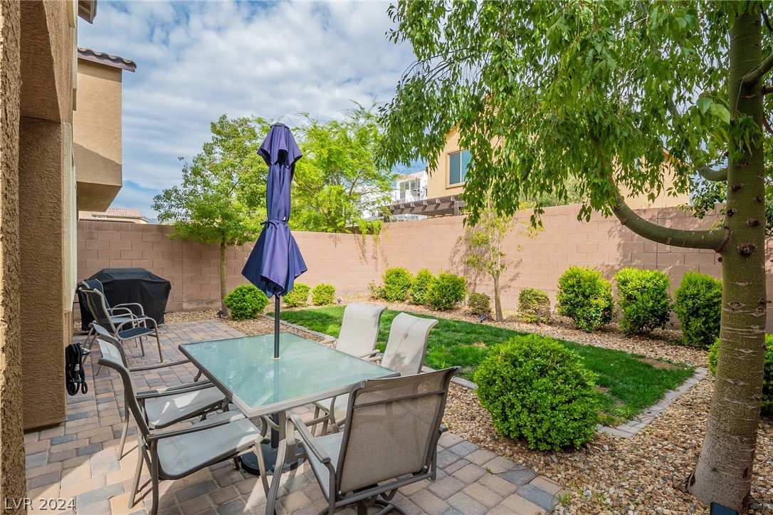 9030 Drummer Bay Avenue