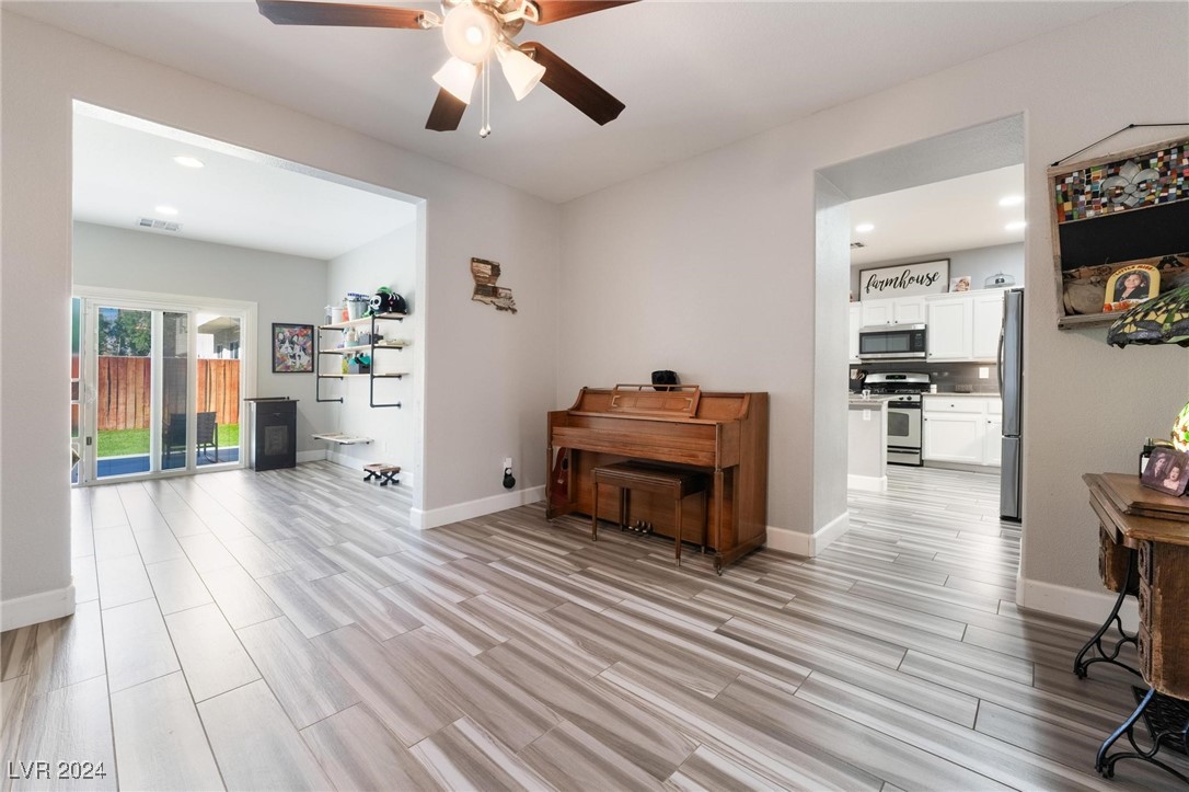 4926 Scholl Canyon Avenue