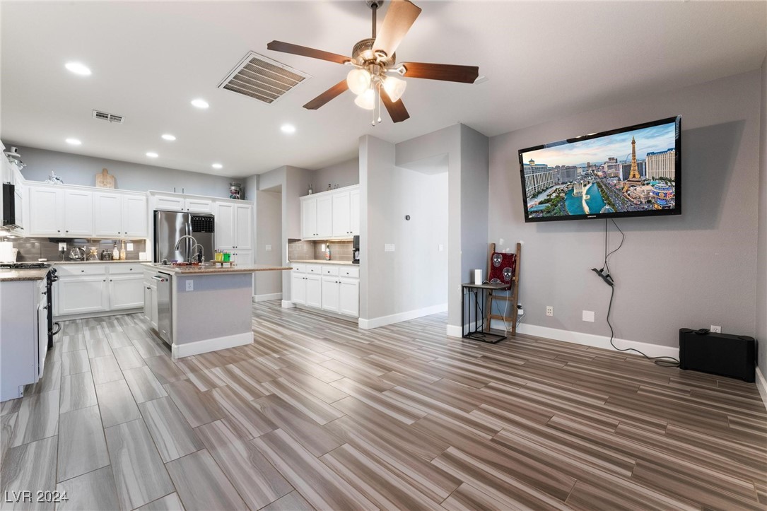 4926 Scholl Canyon Avenue