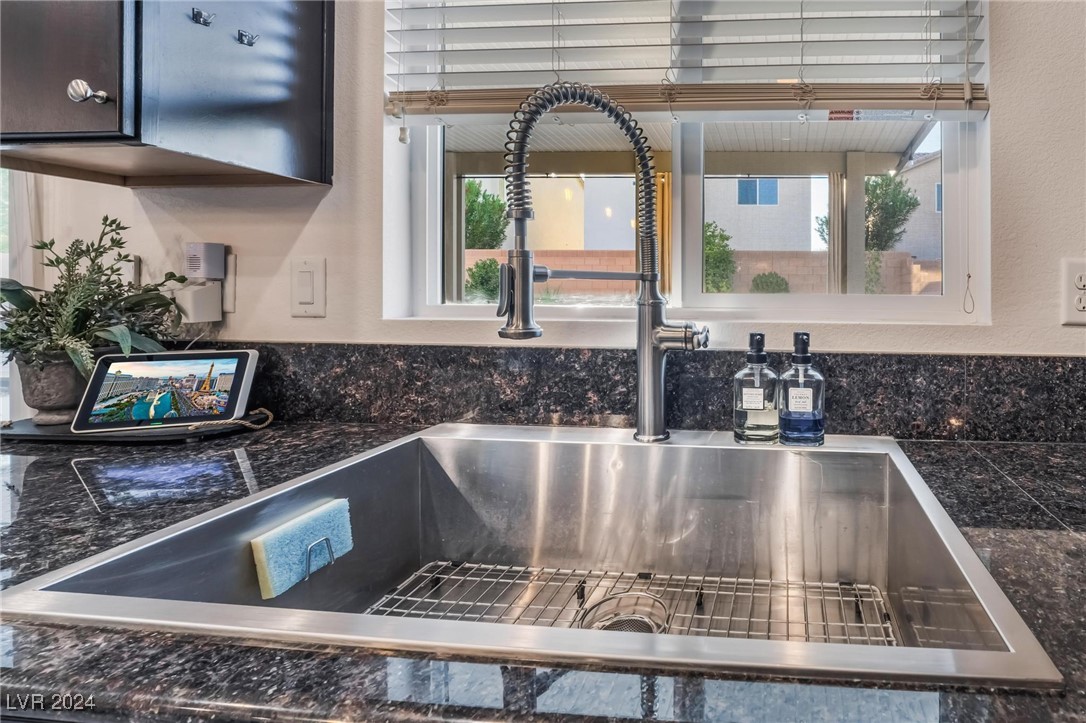 6427 Holland Hills Street