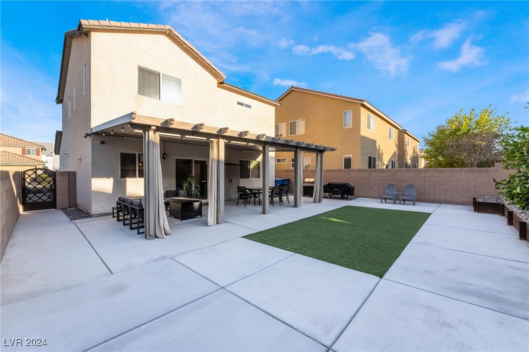 6427 Holland Hills Street