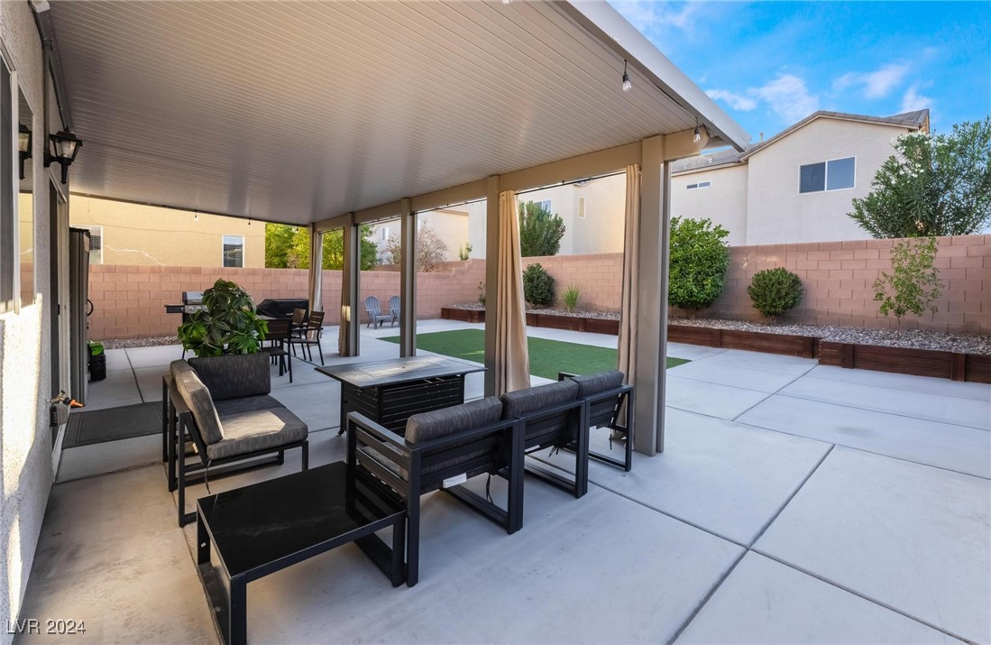 6427 Holland Hills Street