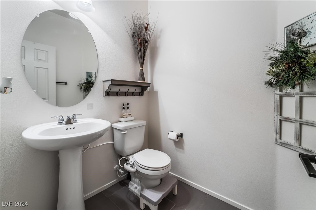 6427 Holland Hills Street