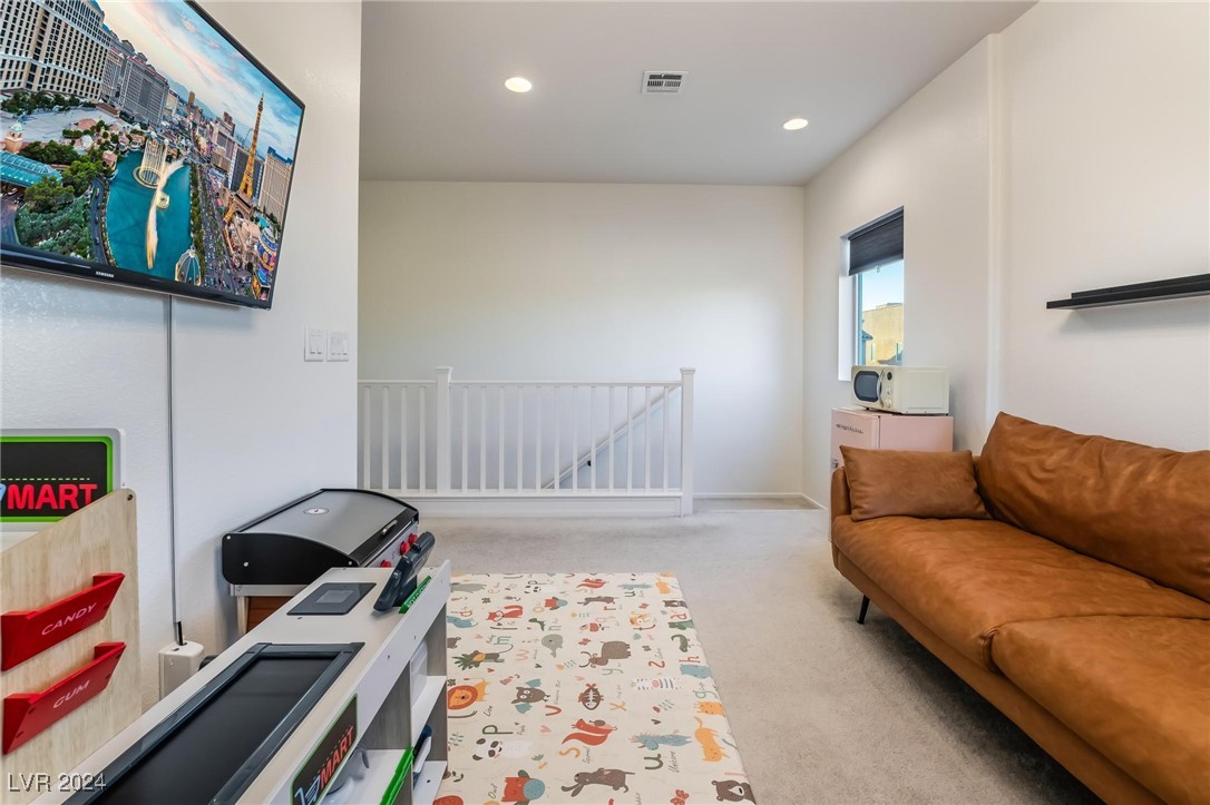 6427 Holland Hills Street