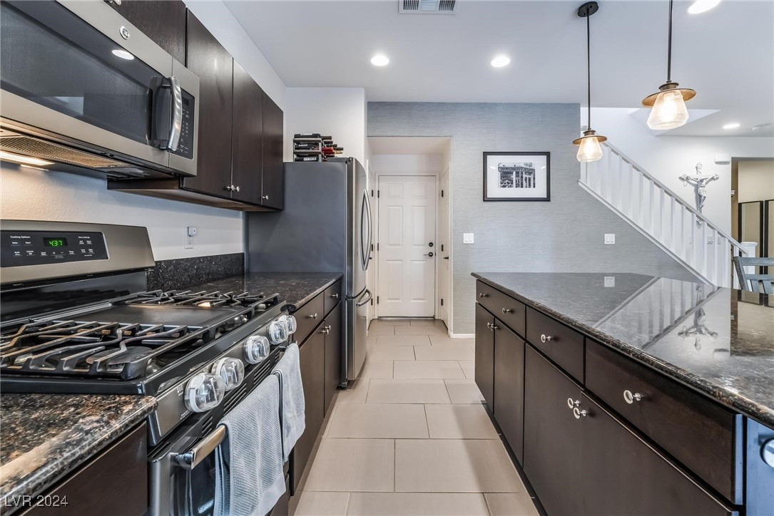 6427 Holland Hills Street