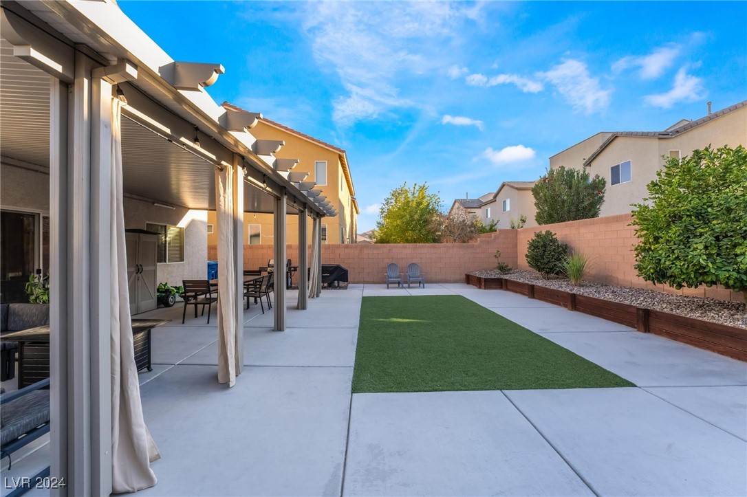 6427 Holland Hills Street