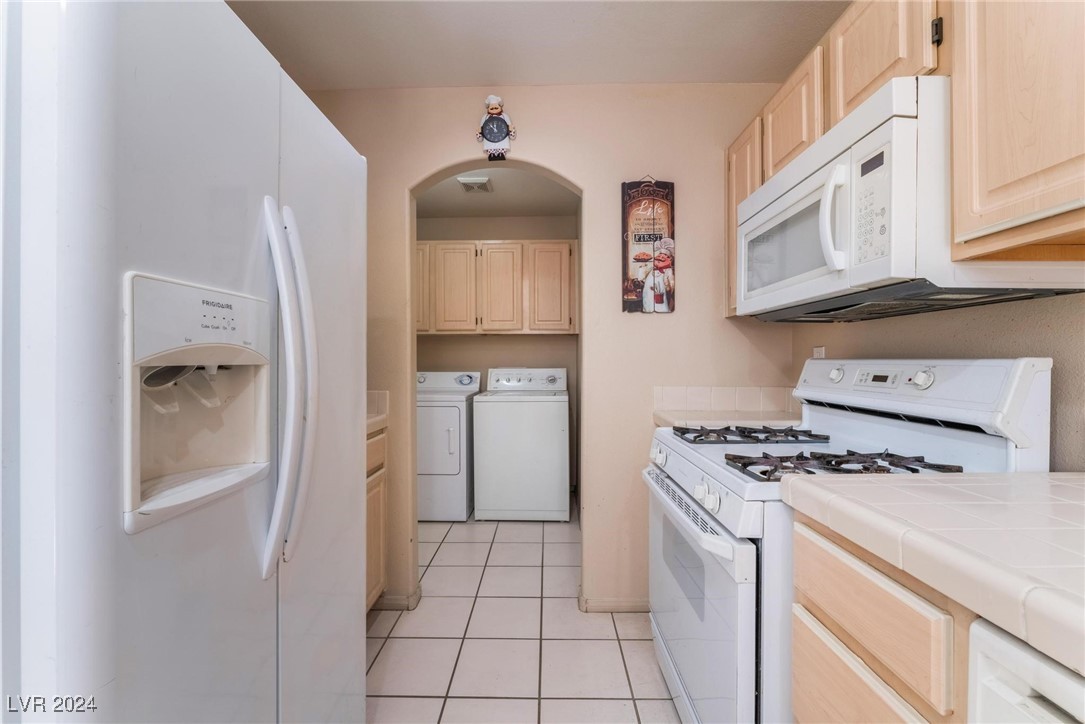 3950 South Sandhill Road 130