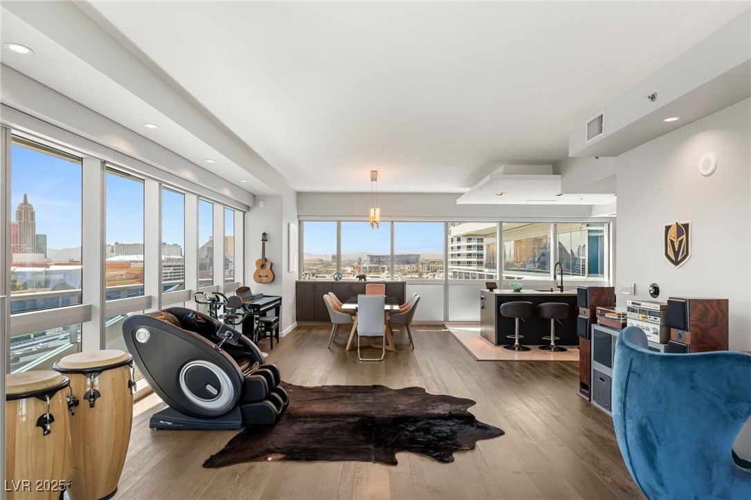 4471 Dean Martin Drive 1210