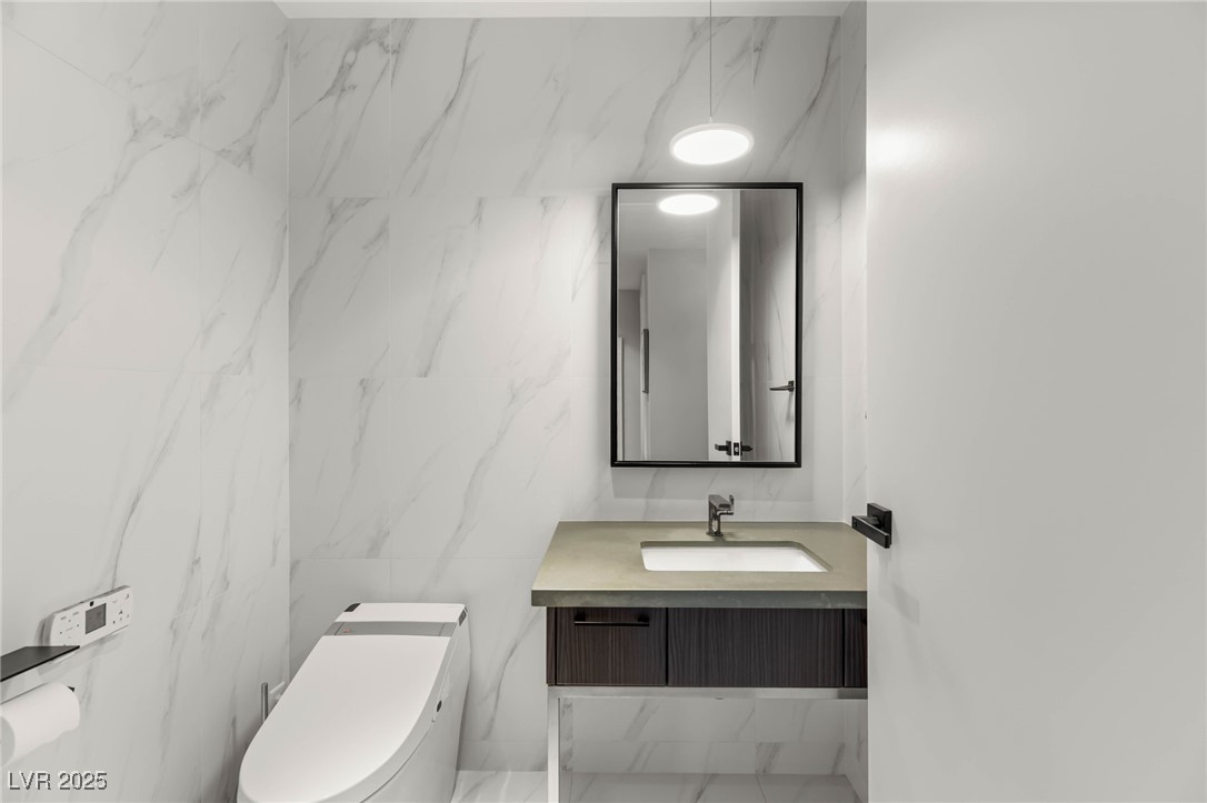 4471 Dean Martin Drive 1210