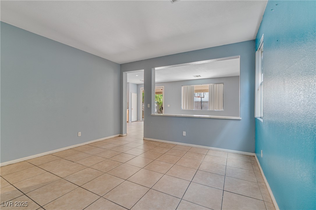 8509 West Rochelle Avenue