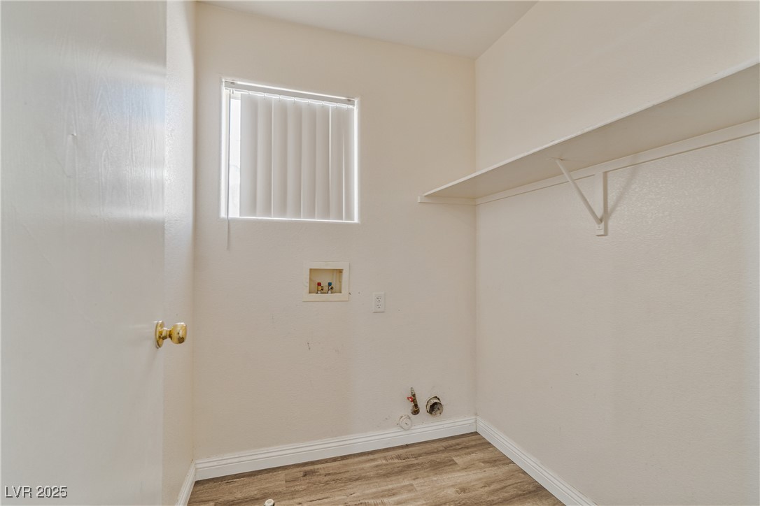 8509 West Rochelle Avenue