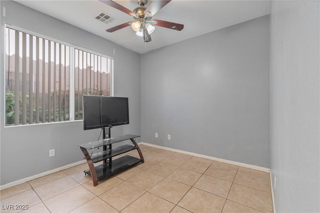 8509 West Rochelle Avenue