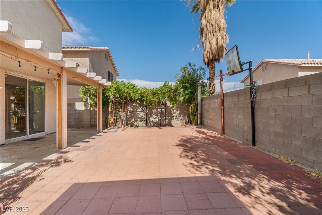 8509 West Rochelle Avenue